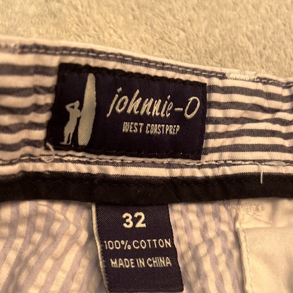 johnnie-O seersucker shorts. 9”inseam. 32 - Picture 2 of 7